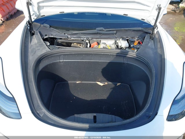 2018 TESLA MODEL 3 5YJ3E1EB2JF092472 Photo 9