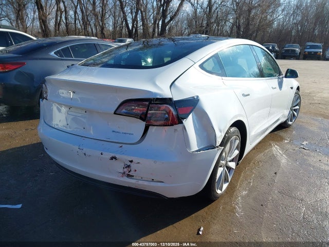 2018 TESLA MODEL 3 5YJ3E1EB2JF092472 Photo 3