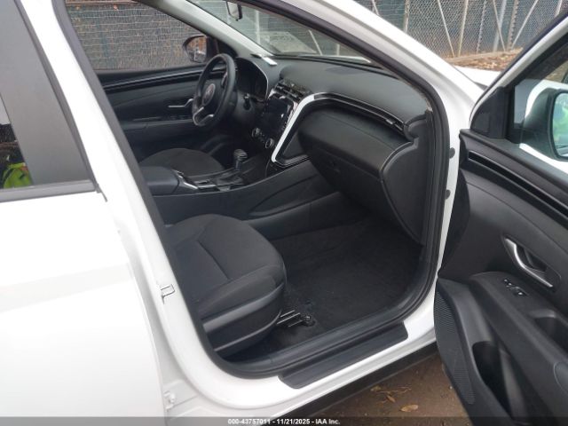 2023 HYUNDAI TUCSON 5NMJBCAE3PH263071 Photo 4