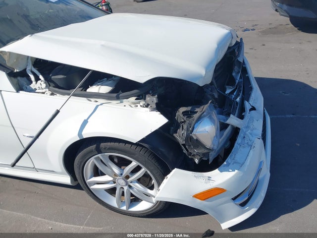 Продажа на аукционе авто 2012 Mercedes-benz C 250 Luxury/sport, vin: WDDGF4HB2CR195664, номер лота: 43757028