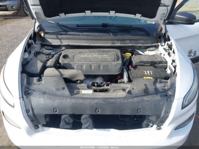 2016 JEEP CHEROKEE 1C4PJLCB3GW272821 Photo 9
