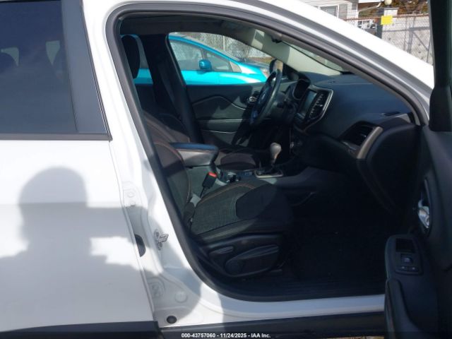 2016 JEEP CHEROKEE 1C4PJLCB3GW272821 Photo 4