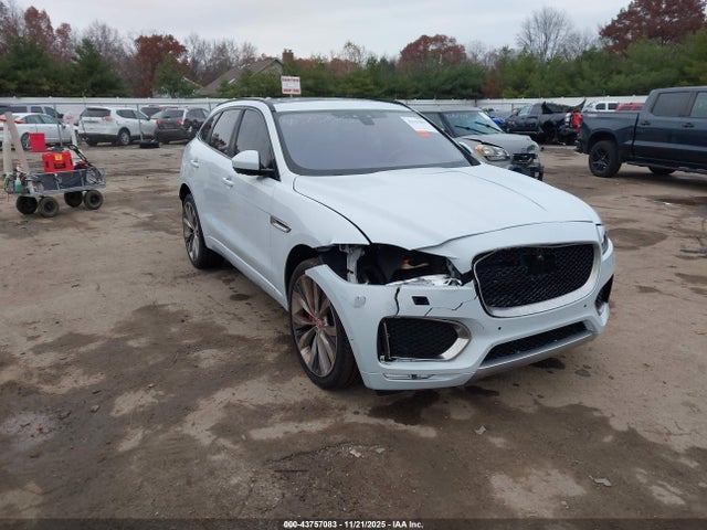 2017 JAGUAR F-PACE SADCM2BV2HA097332 Photo 0