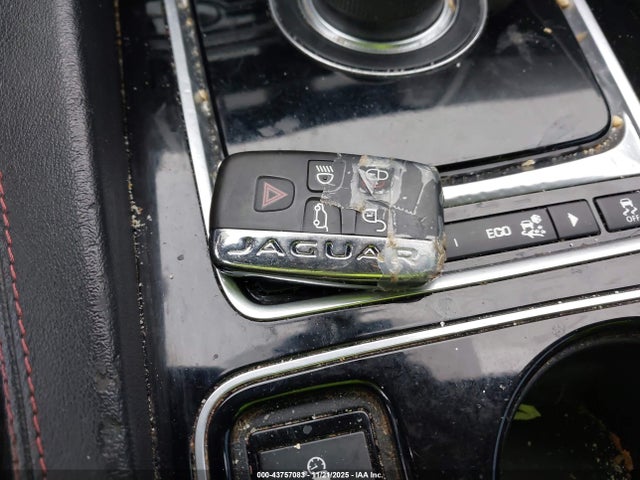 2017 JAGUAR F-PACE SADCM2BV2HA097332 Photo 10