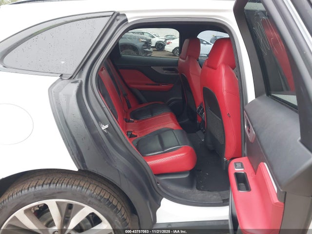 2017 JAGUAR F-PACE SADCM2BV2HA097332 Photo 7