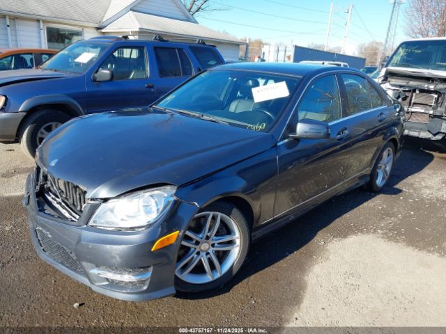2013 MERCEDES-BENZ C 300 WDDGF8AB7DR261127 Photo 1