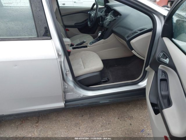 2016 FORD FOCUS 1FADP3F23GL355878 Photo 4