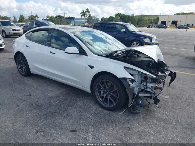 2023 TESLA MODEL 3 5YJ3E1EAXPF606066 Photo 0