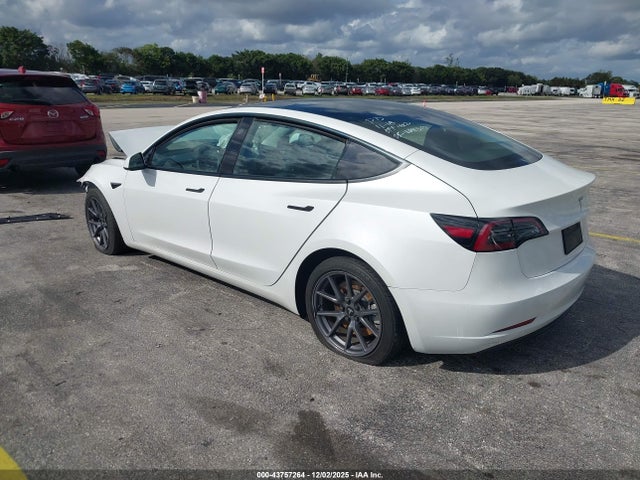 2023 TESLA MODEL 3 5YJ3E1EAXPF606066 Photo 2