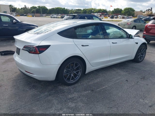 2023 TESLA MODEL 3 5YJ3E1EAXPF606066 Photo 3