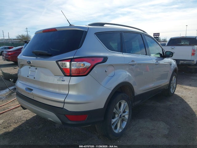 Ford ESCAPE SE 2018 1FMCU9G91JUC41498 Image 4