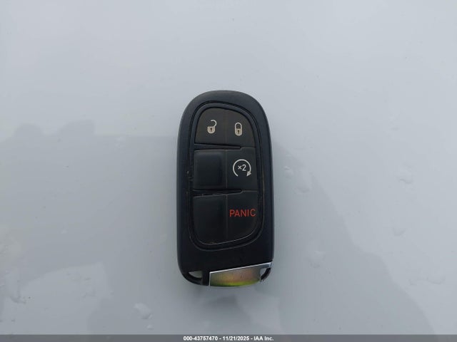 43757470 :رقم المزاد ، 1C6RR7VMXFS687932 vin ، 2015 Ram 1500 Laramie مزاد بيع