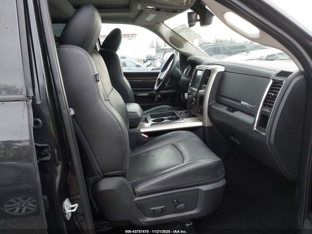 43757470 :رقم المزاد ، 1C6RR7VMXFS687932 vin ، 2015 Ram 1500 Laramie مزاد بيع