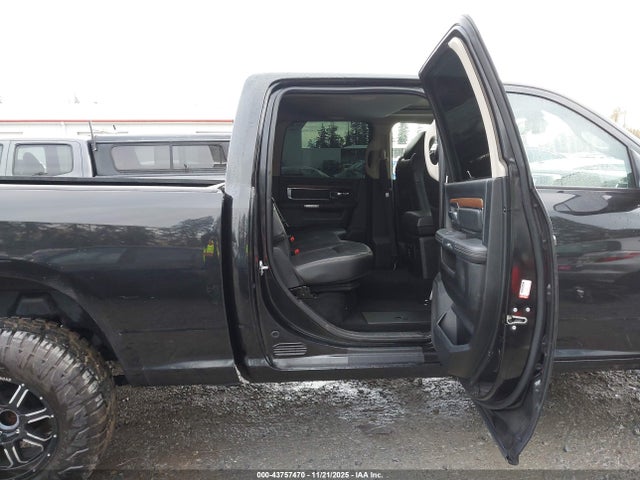43757470 :رقم المزاد ، 1C6RR7VMXFS687932 vin ، 2015 Ram 1500 Laramie مزاد بيع