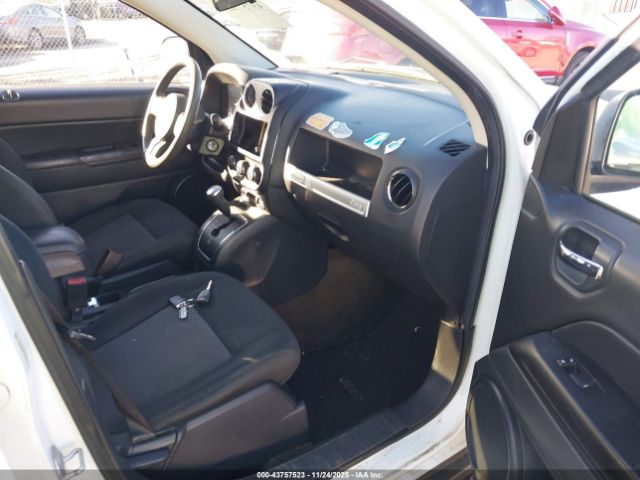 2014 JEEP COMPASS 1C4NJDBB6ED749233 Photo 4