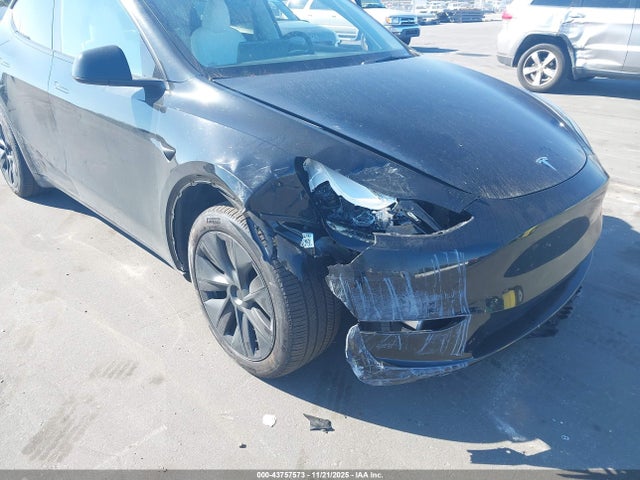 2024 TESLA MODEL Y 7SAYGDEE8RA327450 Photo 5