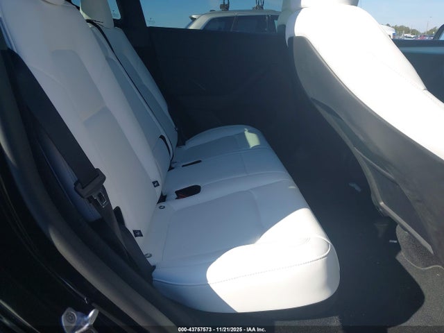 2024 TESLA MODEL Y 7SAYGDEE8RA327450 Photo 7