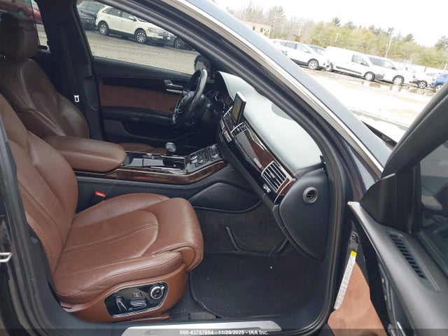 2017 AUDI A8 L WAU44AFD0HN009203 Photo 4
