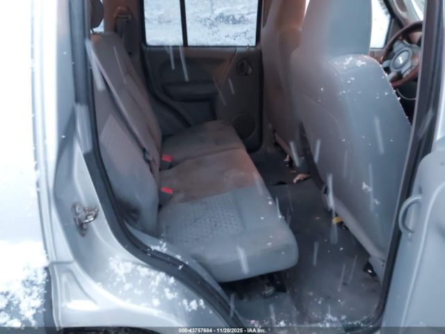 2005 JEEP LIBERTY 1J4GL48K15W504638 Photo 7