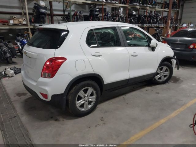 2019 CHEVROLET TRAX 3GNCJKSB5KL350063 Photo 3