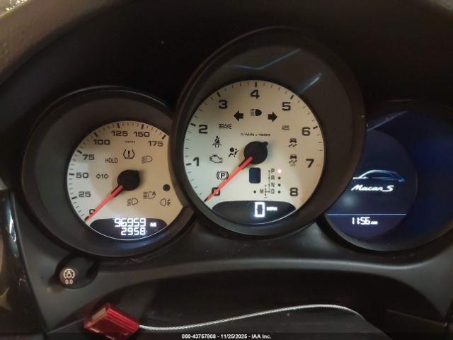 2017 PORSCHE MACAN WP1AB2A50HLB13556 Photo 6