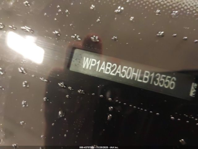 2017 PORSCHE MACAN WP1AB2A50HLB13556 Photo 8