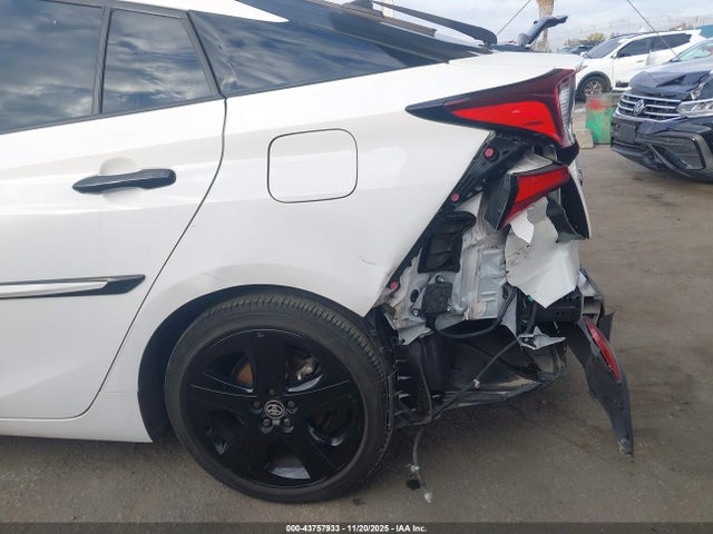JTDKAMFU1N3171191 Toyota Prius Nightshade Edition