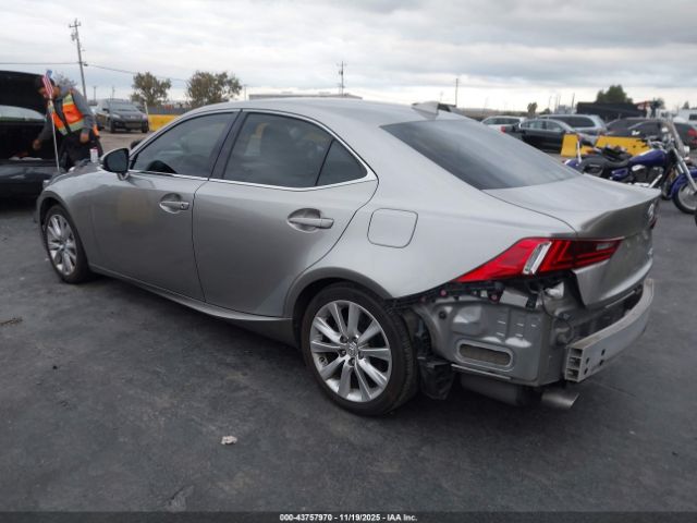 2016 LEXUS IS 200T JTHBA1D20G5010546 Photo 2