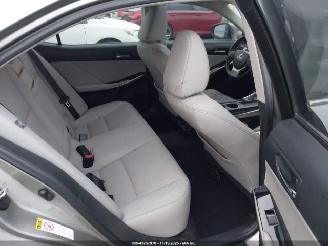 2016 LEXUS IS 200T JTHBA1D20G5010546 Photo 7