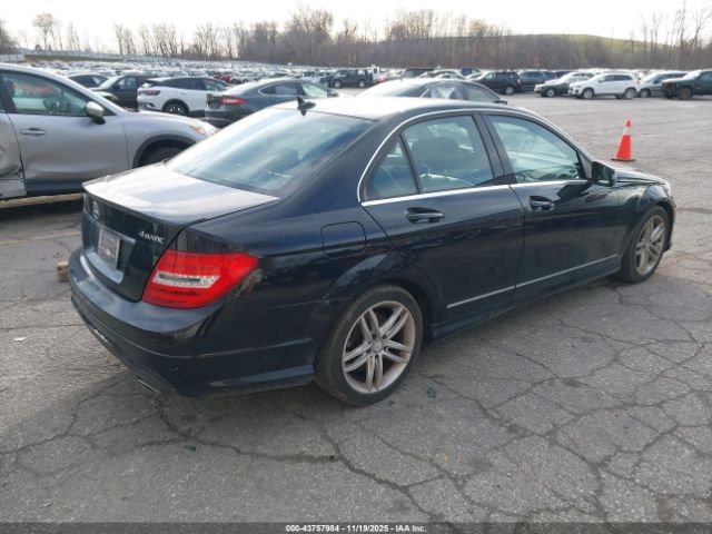 2014 MERCEDES-BENZ C 300 WDDGF8AB6ER319441 Photo 3