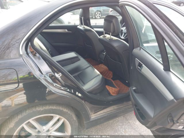 2014 MERCEDES-BENZ C 300 WDDGF8AB6ER319441 Photo 7