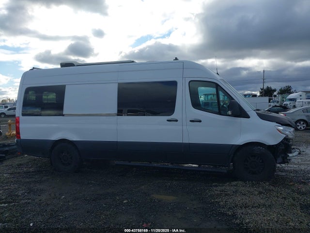 W1W4DCHY1MT046561 Mercedes-Benz Sprinter 2500 High Roof I4 Diesel