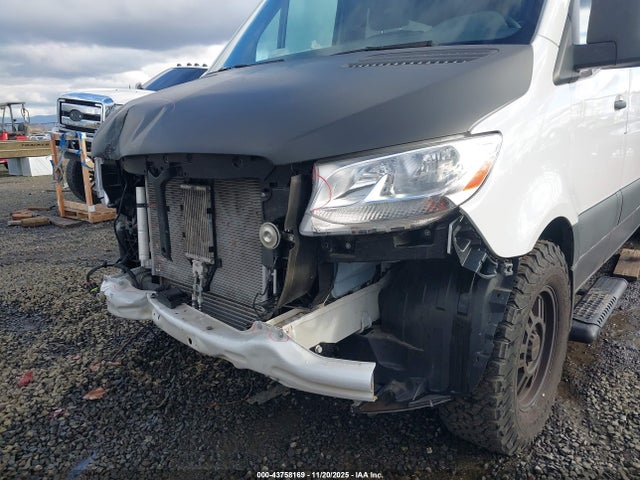 W1W4DCHY1MT046561 Mercedes-Benz Sprinter 2500 High Roof I4 Diesel