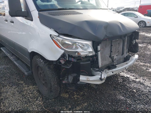 W1W4DCHY1MT046561 Mercedes-Benz Sprinter 2500 High Roof I4 Diesel