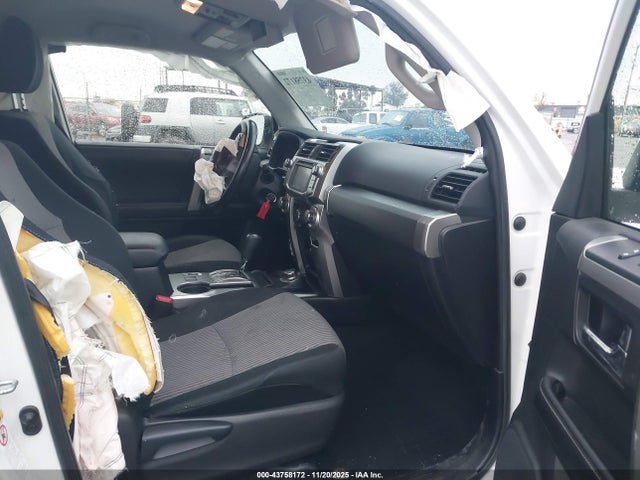 Toyota 4RUNNER SR5 2017 JTEBU5JR7H5447488 Image 5