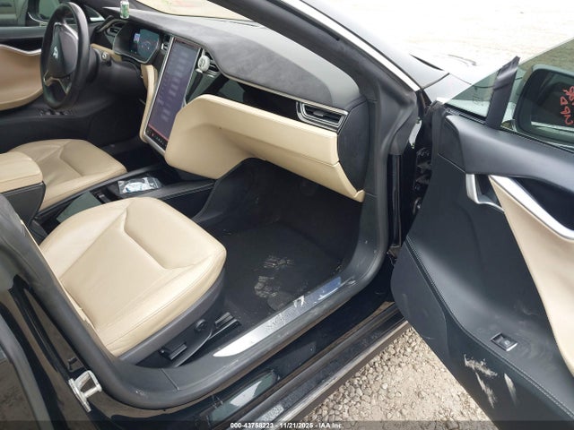 2016 TESLA MODEL S 5YJSA1E1XGF130019 Photo 4