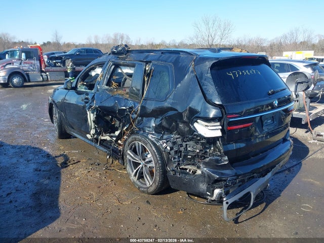 2023 BMW X7 5UX23EM04P9P25435 Photo 2