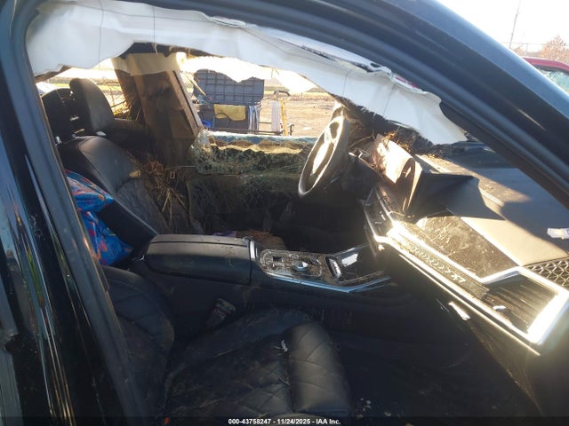 2023 BMW X7 5UX23EM04P9P25435 Photo 4