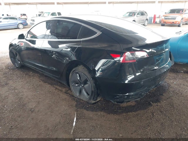 2018 TESLA MODEL 3 5YJ3E1EA4JF122868 Photo 2