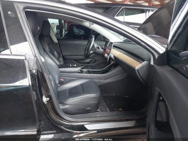 2018 TESLA MODEL 3 5YJ3E1EA4JF122868 Photo 4