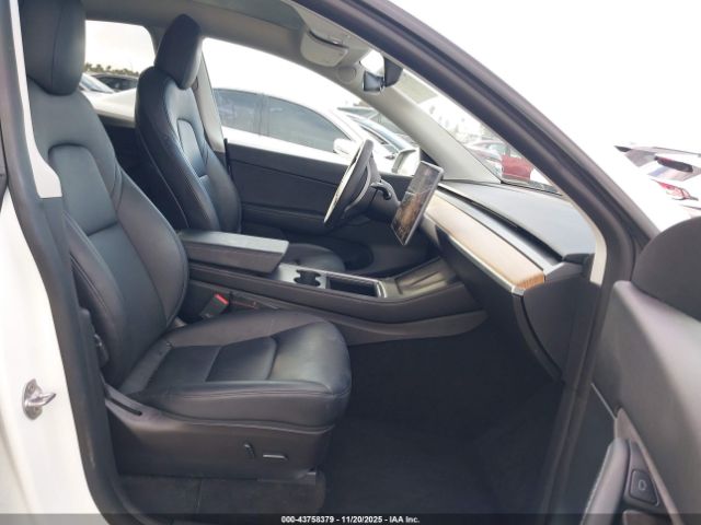 2021 TESLA MODEL Y 5YJYGAEE4MF214084 Photo 4