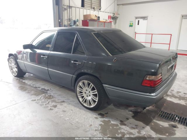 1995 MERCEDES-BENZ E WDBEB31E2SC194719 Photo 2