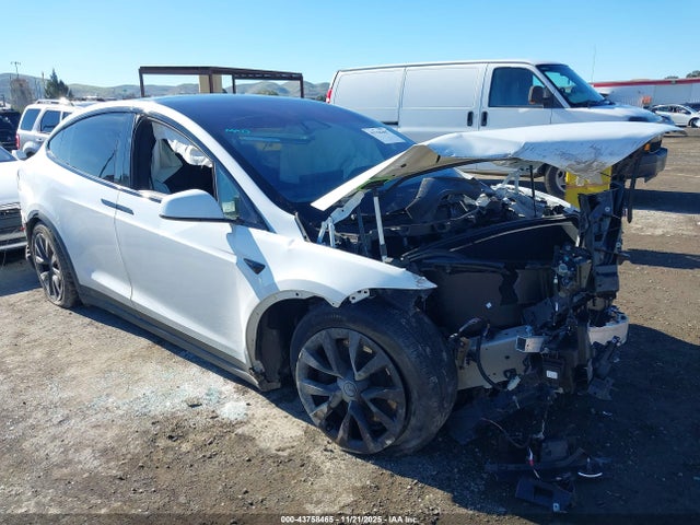 2022 TESLA MODEL X 7SAXCDE55NF339480