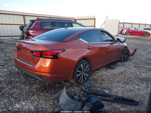 1N4BL4CV5NN398921 Nissan Altima Sr Fwd