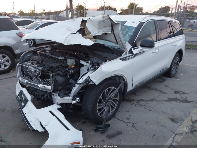 5LM5J6WCXNGL20098 Lincoln Aviator Standard