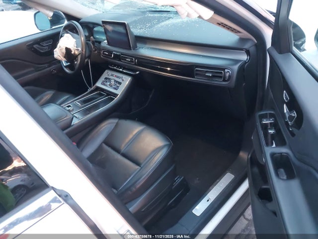 5LM5J6WCXNGL20098 Lincoln Aviator Standard