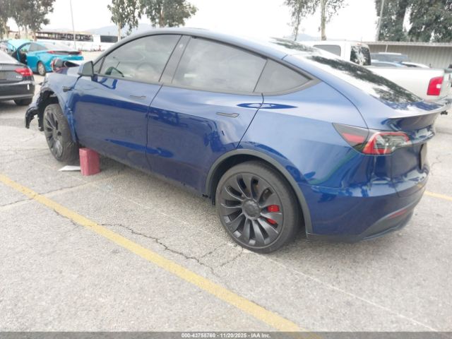 2023 TESLA MODEL Y 7SAYGDEFXPF762690 Photo 2