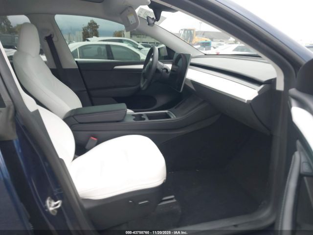 2023 TESLA MODEL Y 7SAYGDEFXPF762690 Photo 4
