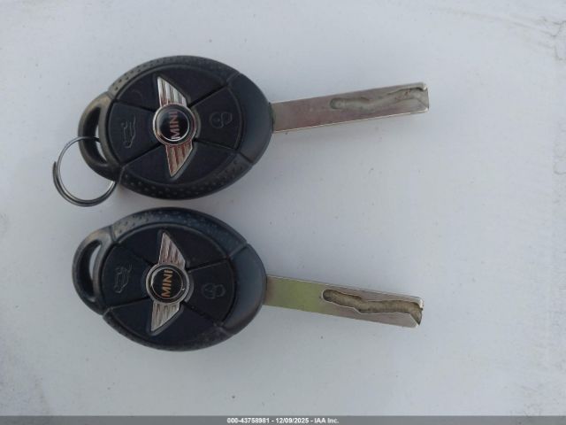 2006 MINI COOPER S WMWRH33556TK58950 Photo 10