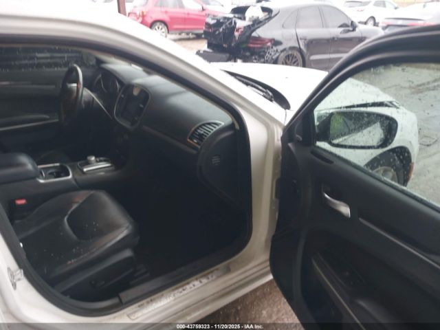 2019 CHRYSLER 300 2C3CCAEG7KH568555 Photo 4